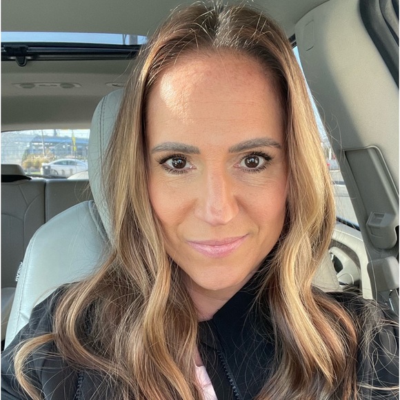 Meet your Posher, Renée - Picture 1 of 1